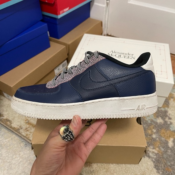 EUC Youth Size 6.5Y Nike Air Force 1 LV8 GS Sneakers Pebble Prints Midnight Navy - Picture 7 of 12
